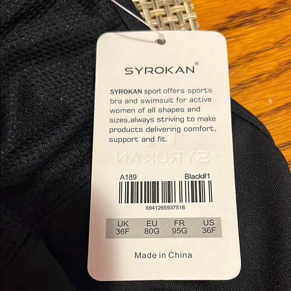 Black Sports Bra with Zipper Closure and Wide Straps - Picture 2 of 2